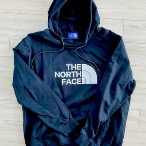 NORTHFACE BLACK PULLOVER. NEW NEVER WORN